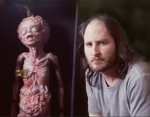 Jacques Gastineau with animatronic monster for the film terminus 1987 